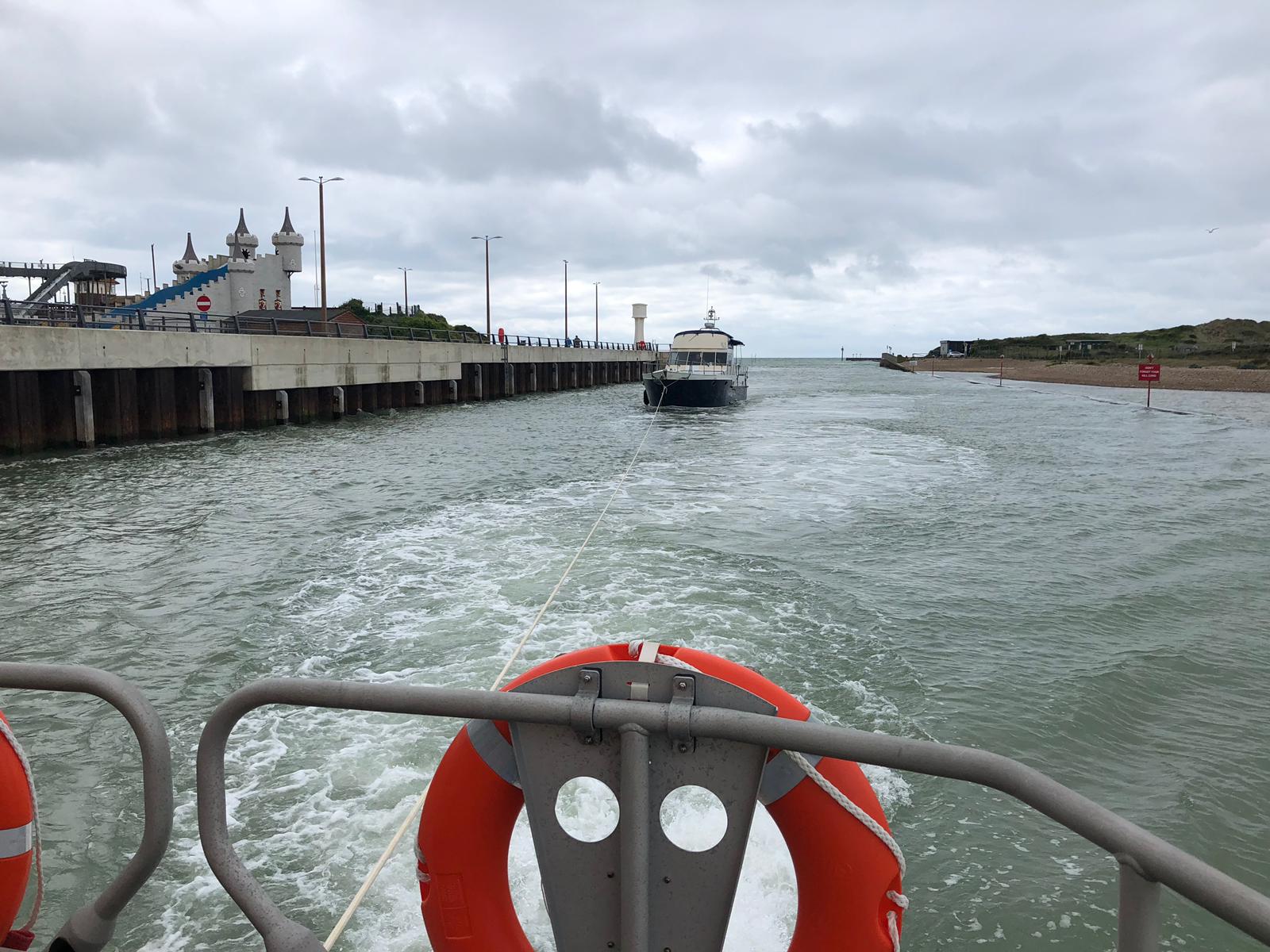 Motorboat with machinery failure